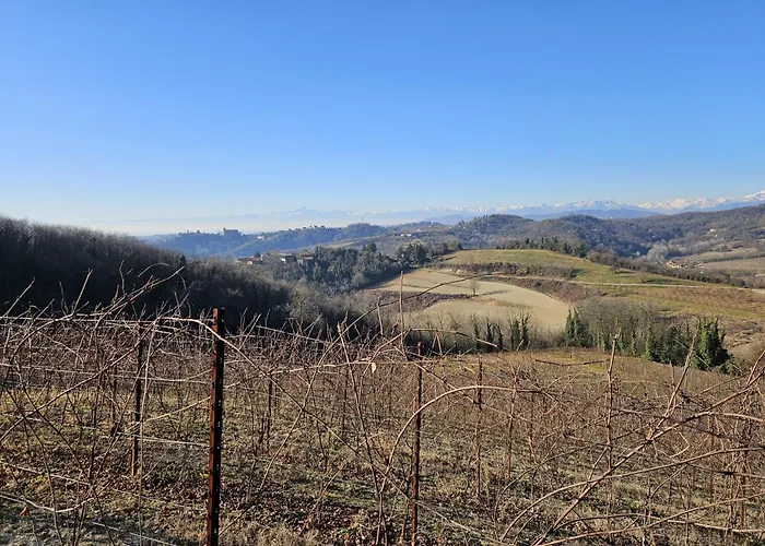 La Casa Rossa Nel Monferrato A Moncucco Torinese