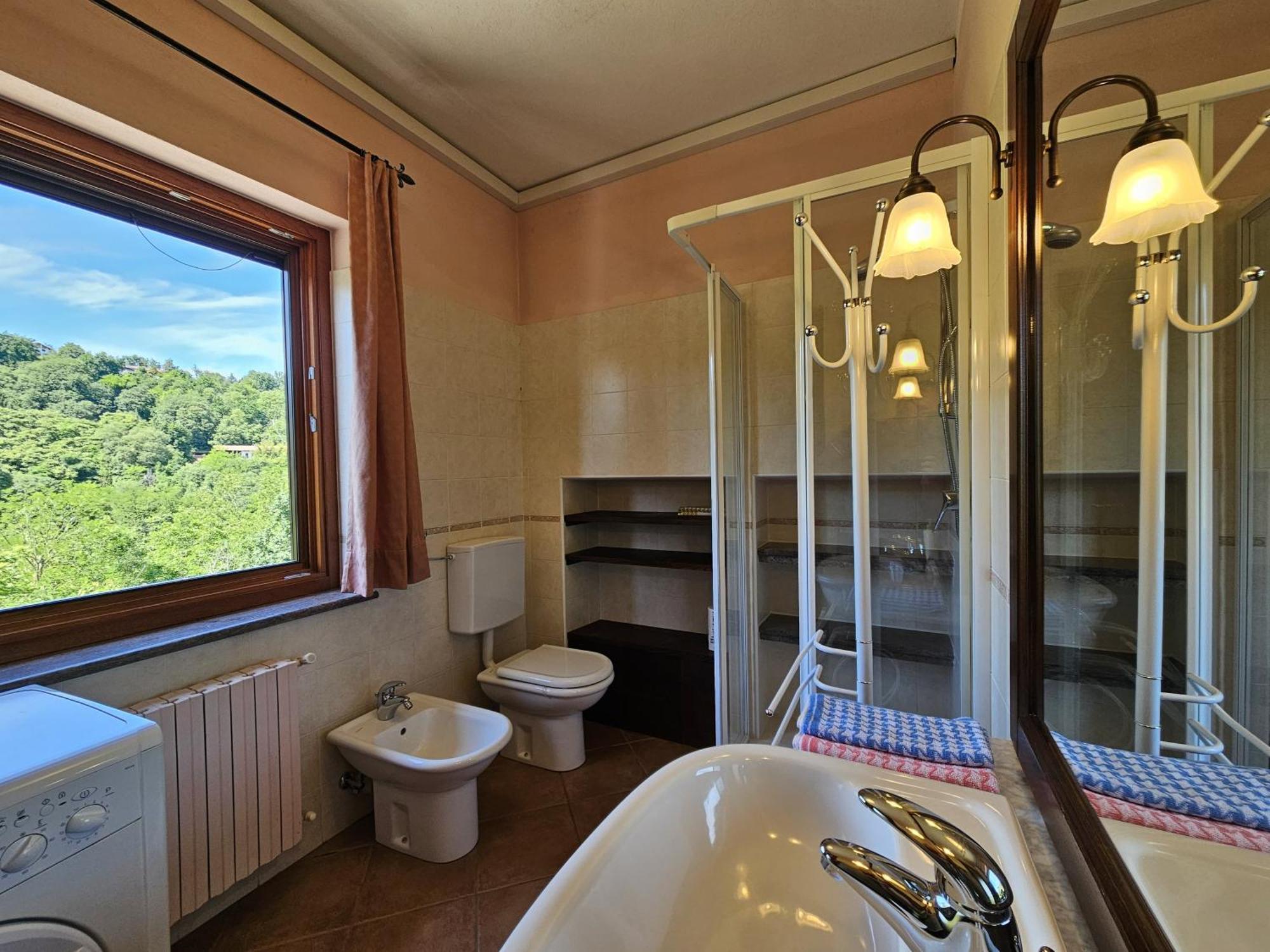 La Casa Rossa Nel Monferrato A Holiday home Moncucco Torinese