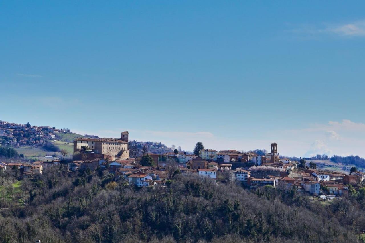 La Casa Rossa Nel Monferrato A Holiday home Moncucco Torinese