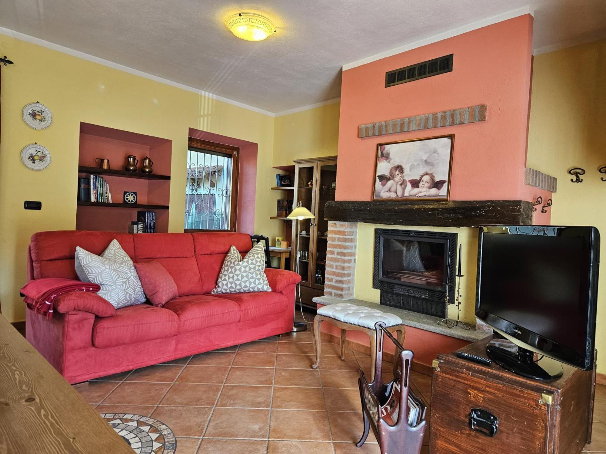 La Casa Rossa Nel Monferrato A Holiday home *