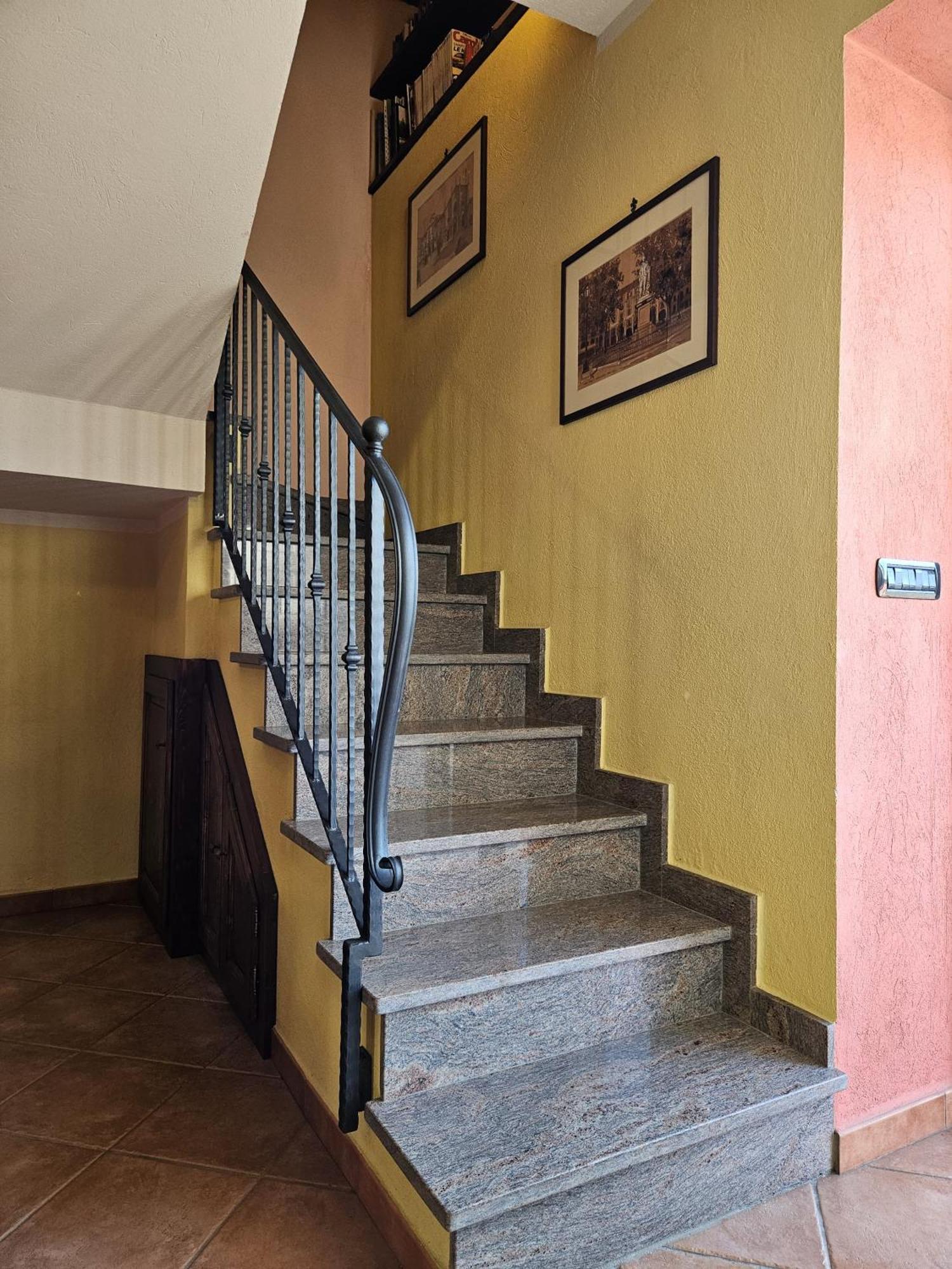 La Casa Rossa Nel Monferrato A Holiday home Moncucco Torinese